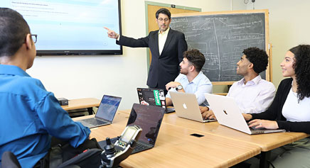 Ahead of the Curve: Hofstra Law and Computer Science Students Collaborate on AI Project